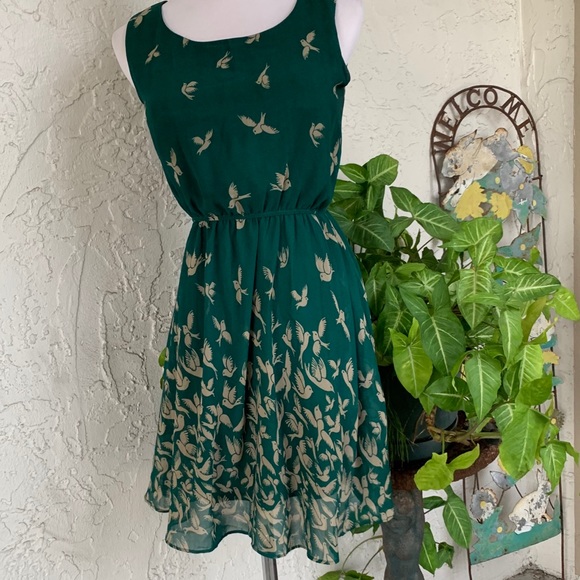 SM Wardrobe Dresses & Skirts - Flock of Birds Take Flight Dress in Forest Green